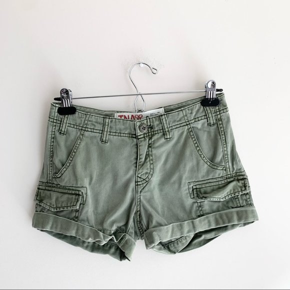 Aritzia Pants - Aritzia TNA Cargo Utility Army Green Shorts Size 0